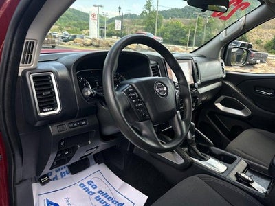 2023 Nissan Frontier Crew Cab 4x4 SV Auto