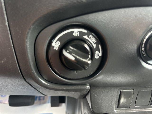 2023 Nissan Frontier Crew Cab 4x4 SV Auto