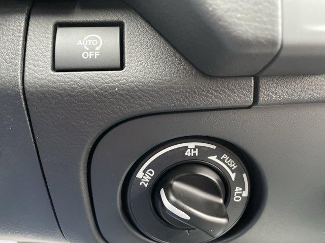 2026 Nissan Frontier Crew Cab 4x4 SV