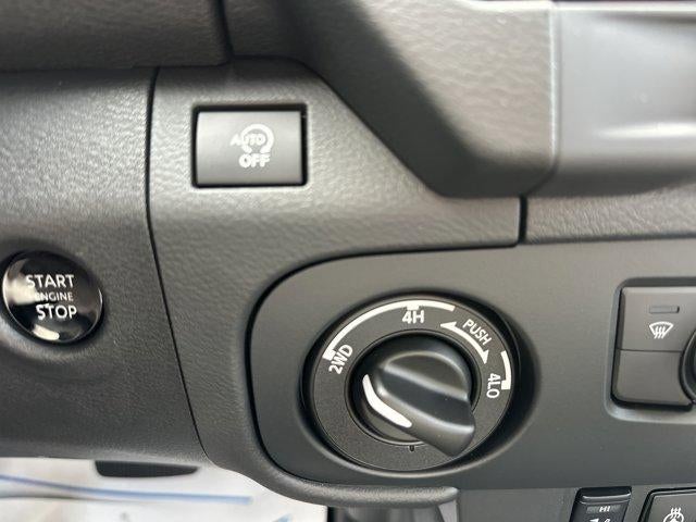 2026 Nissan Frontier Crew Cab 4x4 SV