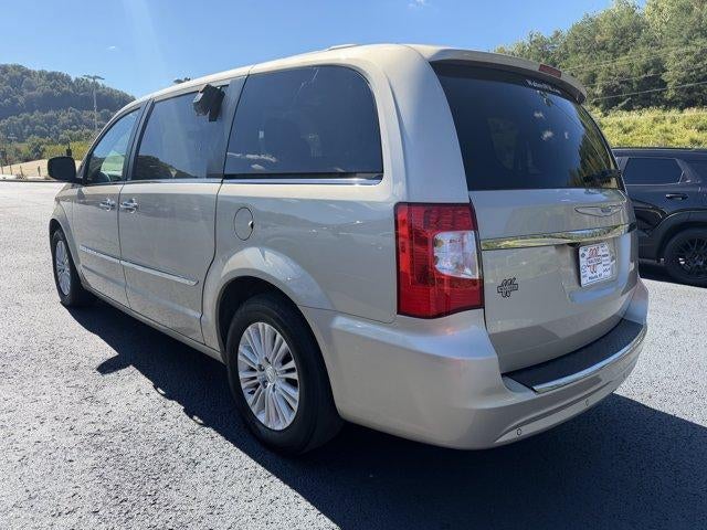 2013 Chrysler Town & Country 4dr Wgn Touring-L