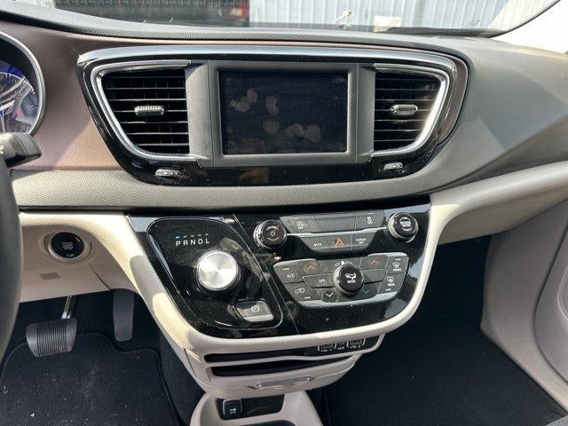 2024 Chrysler Voyager LX FWD