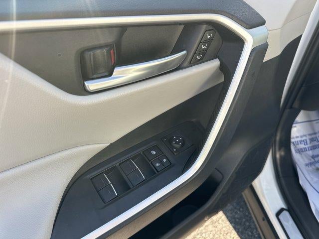 2025 Toyota RAV4 XLE Premium AWD (Natl)