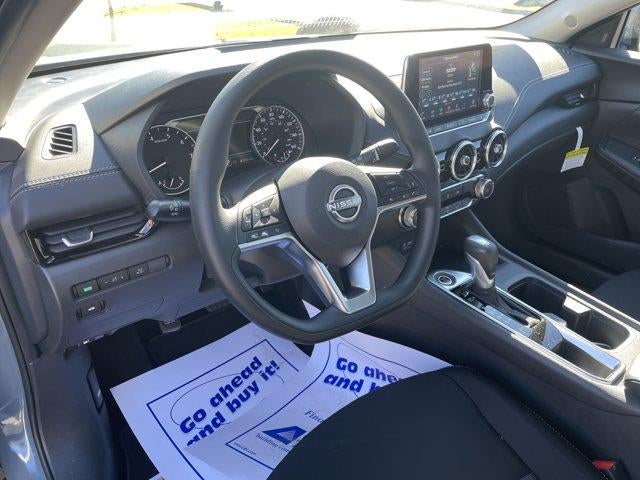 2025 Nissan Sentra SV CVT