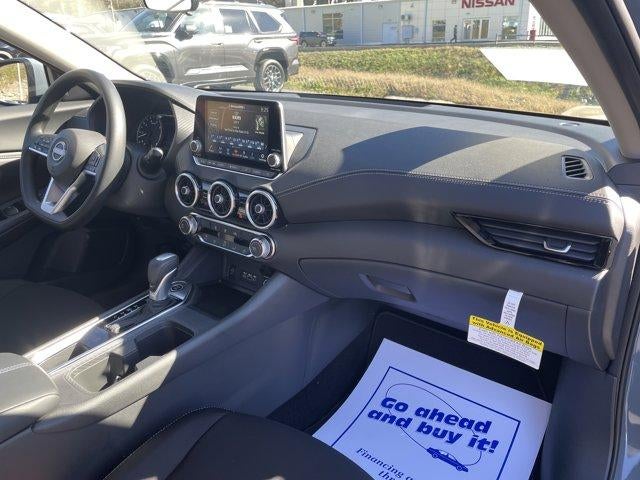 2025 Nissan Sentra SV CVT