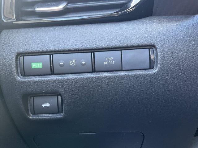 2025 Nissan Sentra SV CVT