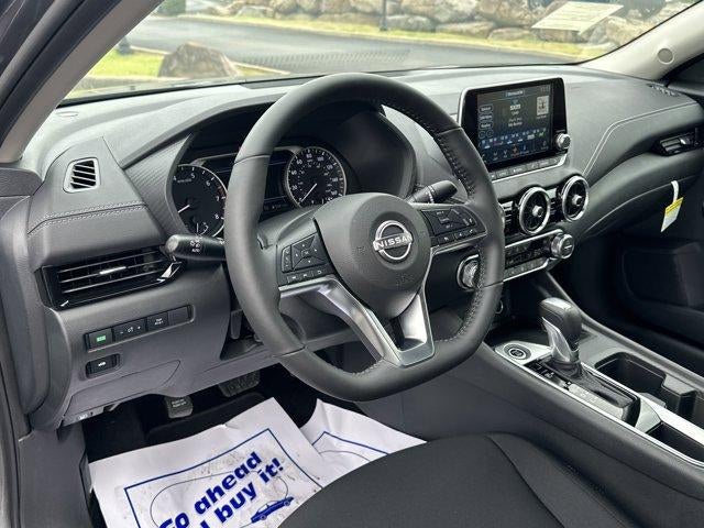 2025 Nissan Sentra SV CVT