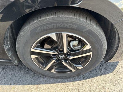 2025 Nissan Sentra SV CVT