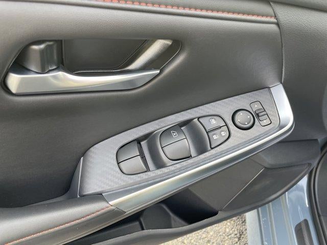 2025 Nissan Sentra SR CVT