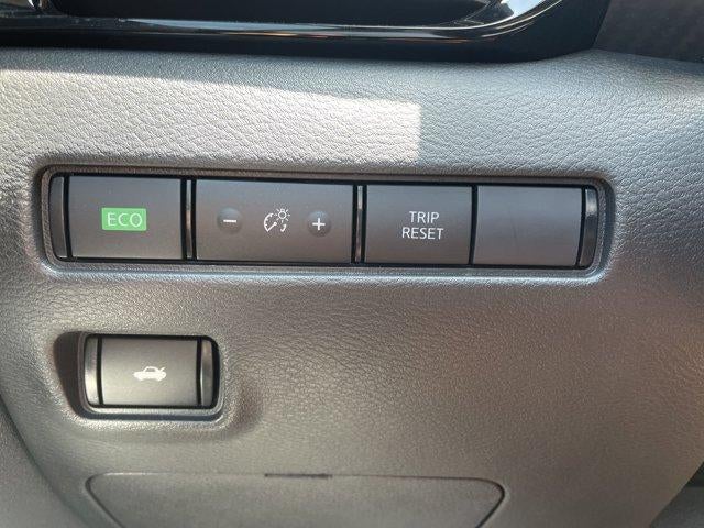 2025 Nissan Sentra SR CVT