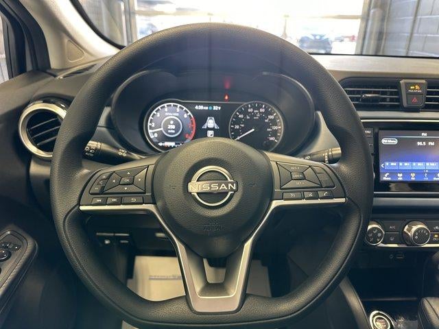 2025 Nissan Versa SV CVT