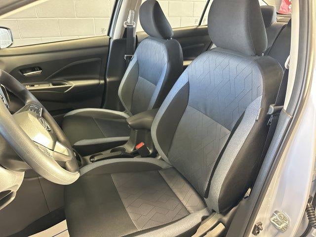 2025 Nissan Versa SV CVT