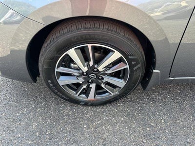 2025 Nissan Versa SV CVT