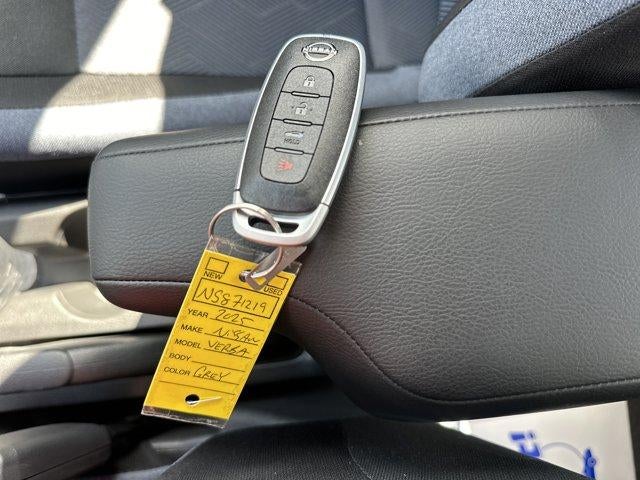 2025 Nissan Versa SV CVT