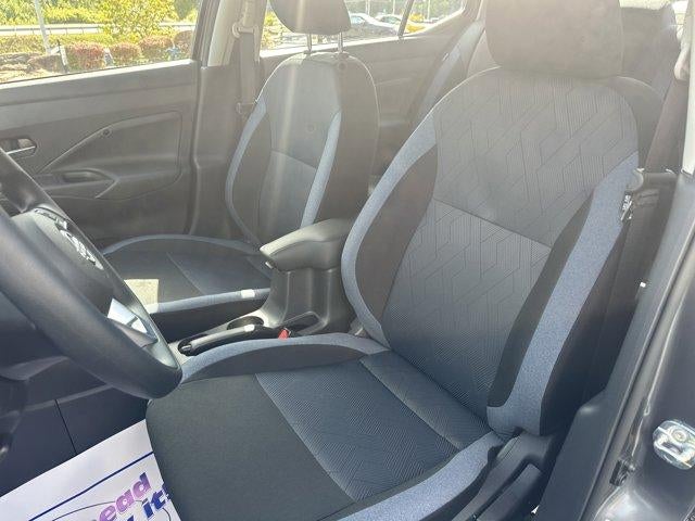 2025 Nissan Versa SV CVT