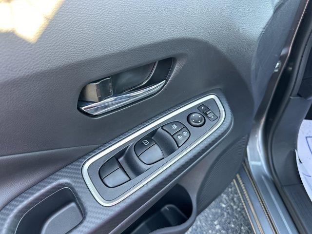 2025 Nissan Versa SR CVT