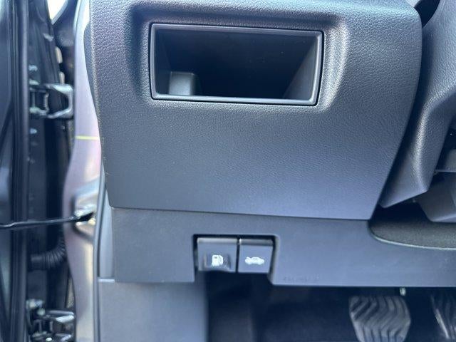 2025 Nissan Versa SR CVT