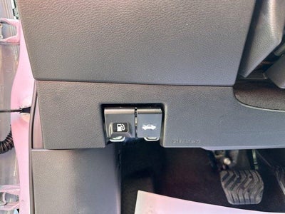 2025 Nissan Versa SR CVT