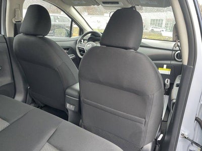 2025 Nissan Versa SR CVT