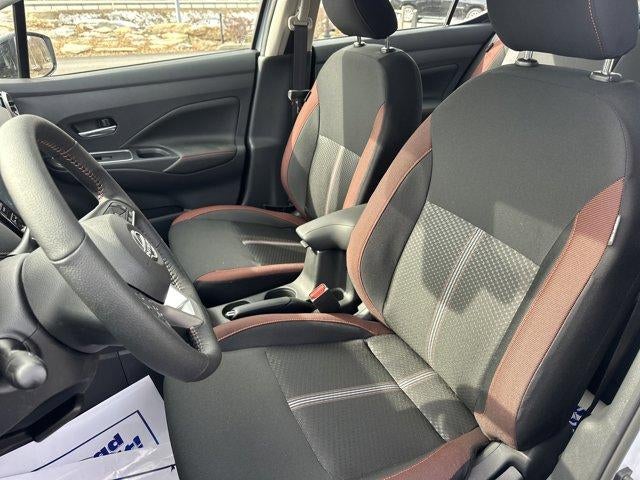 2025 Nissan Versa SR CVT