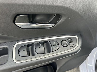 2025 Nissan Versa SR CVT