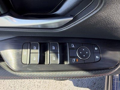2025 Nissan Kicks SR AWD