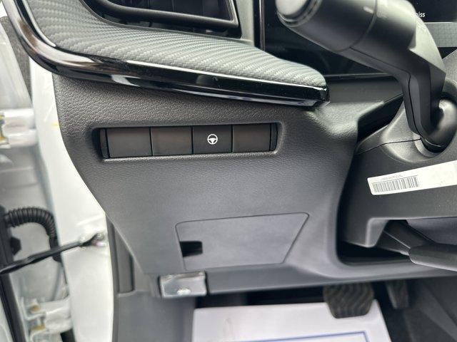 2026 Nissan Kicks SR AWD