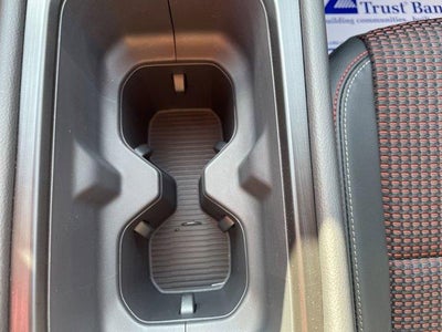 2025 Nissan Kicks SR AWD