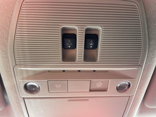 2025 Nissan Kicks SR AWD