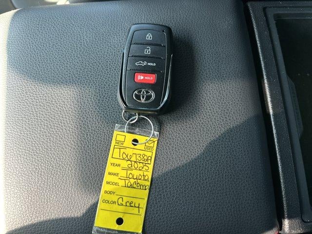 2025 Toyota Tacoma 4WD 4WD TRD Pro Hybrid Double Cab 5' Bed AT (Natl)