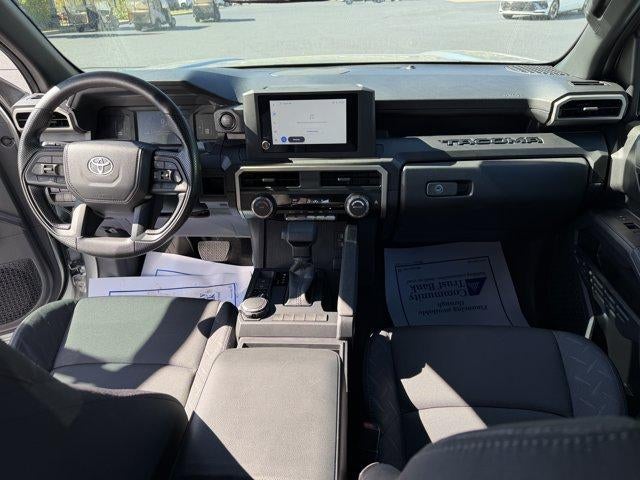 2025 Toyota Tacoma 4WD 4WD SR Double Cab 5' Bed AT (GS)