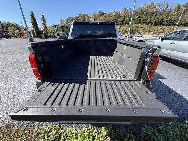 2025 Toyota Tacoma 4WD 4WD SR Double Cab 5' Bed AT (GS)