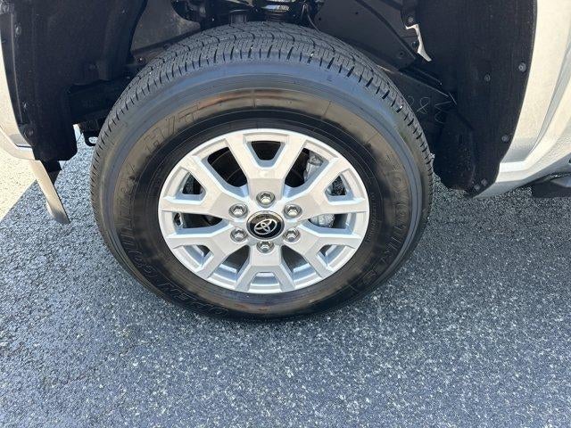 2025 Toyota Tacoma 4WD 4WD SR Double Cab 5' Bed AT (GS)