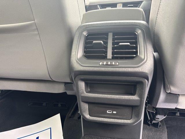 2024 Volkswagen Taos SE 4MOTION