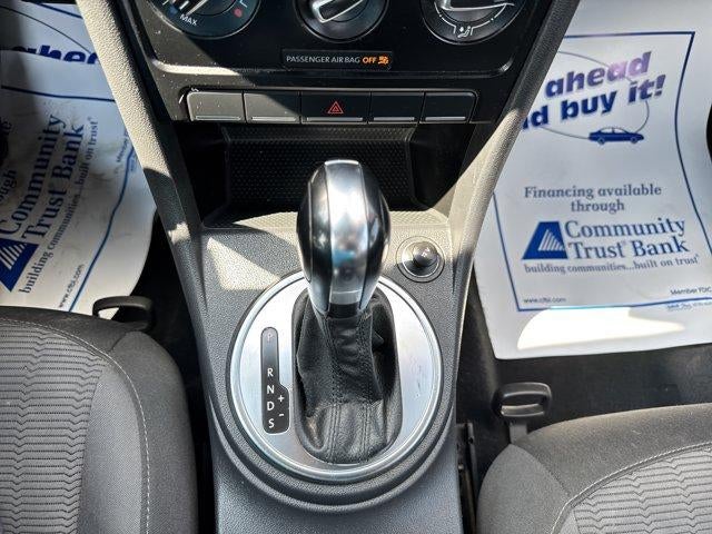 2014 Volkswagen Beetle 2dr Auto 1.8T Entry PZEV