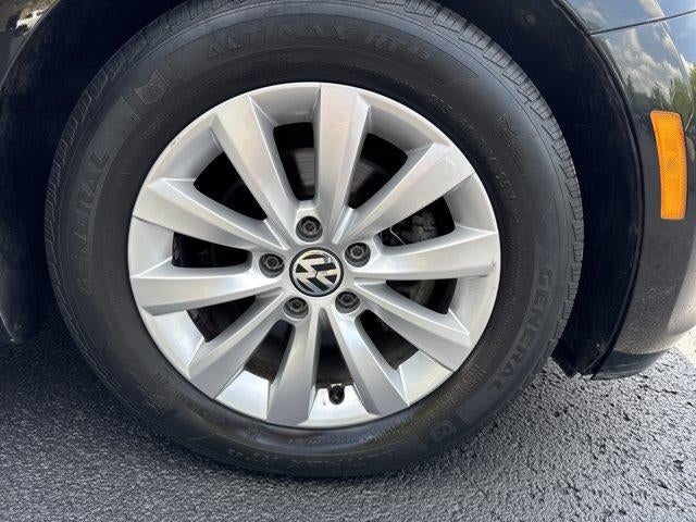 2014 Volkswagen Beetle 2dr Auto 1.8T Entry PZEV