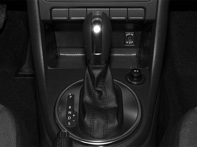 2014 Volkswagen Beetle 2dr Auto 1.8T Entry PZEV