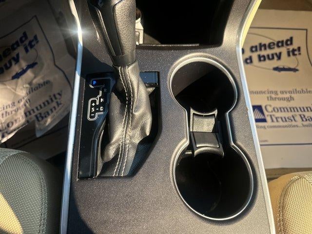 2015 Toyota Camry 4dr Sdn I4 Auto LE (SE)