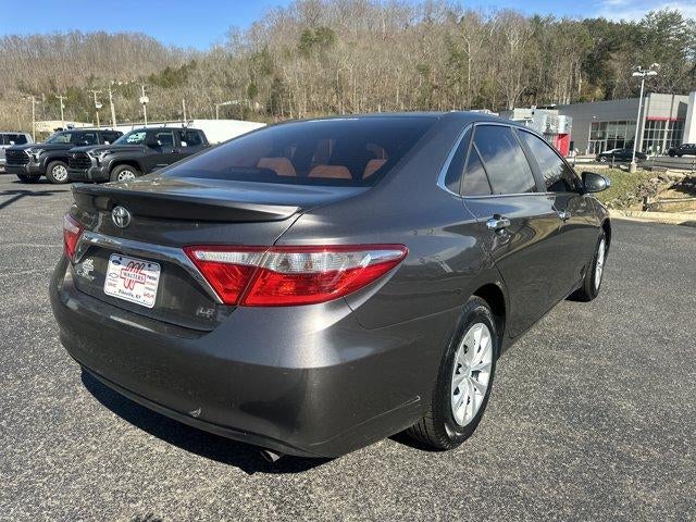 2015 Toyota Camry 4dr Sdn I4 Auto LE (SE)