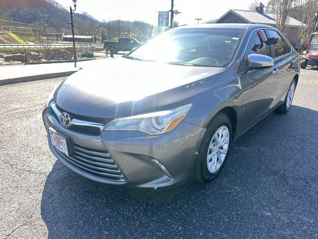 2015 Toyota Camry 4dr Sdn I4 Auto LE (SE)