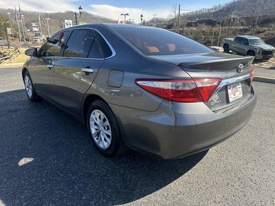 2015 Toyota Camry 4dr Sdn I4 Auto LE (SE)