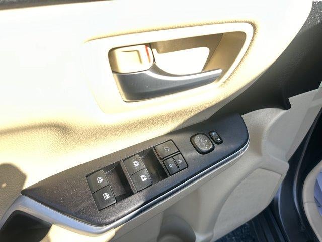 2015 Toyota Camry 4dr Sdn I4 Auto LE (SE)