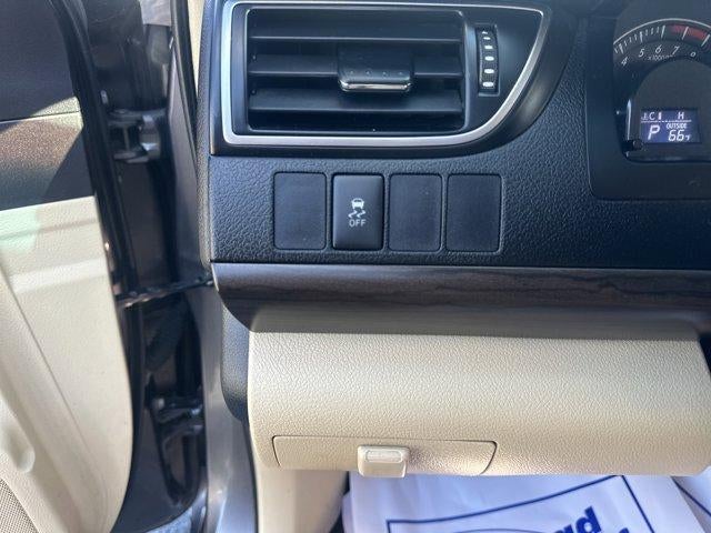 2015 Toyota Camry 4dr Sdn I4 Auto LE (SE)