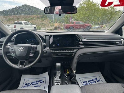 2025 Toyota Camry LE (Natl)