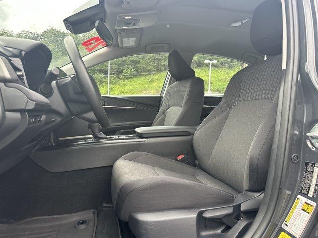 2025 Toyota Camry LE (Natl)
