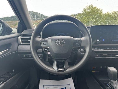 2025 Toyota Camry LE (Natl)