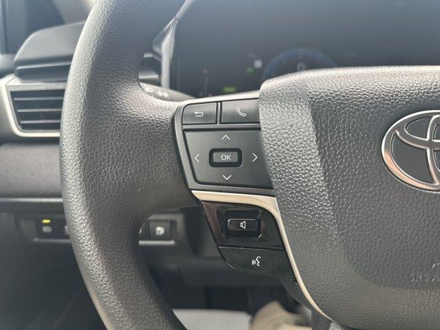 2025 Toyota Camry LE (Natl)