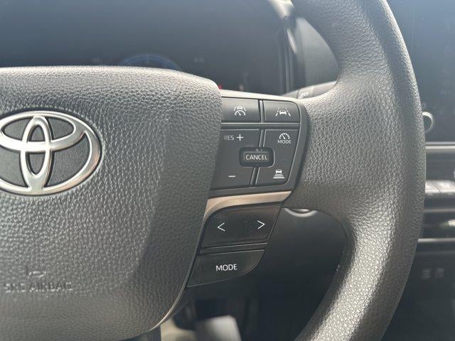 2025 Toyota Camry LE (Natl)