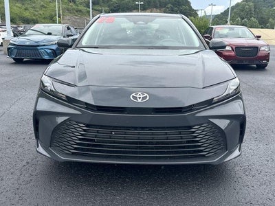 2025 Toyota Camry LE (Natl)