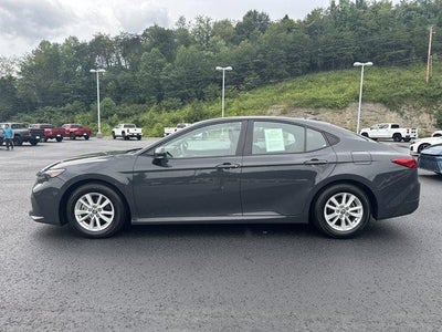 2025 Toyota Camry LE (Natl)